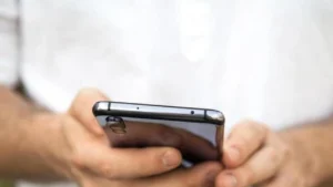 بعد تحذير القومي للاتصالات .. هل اختراق الهواتف عبر المكالمات ممكن؟